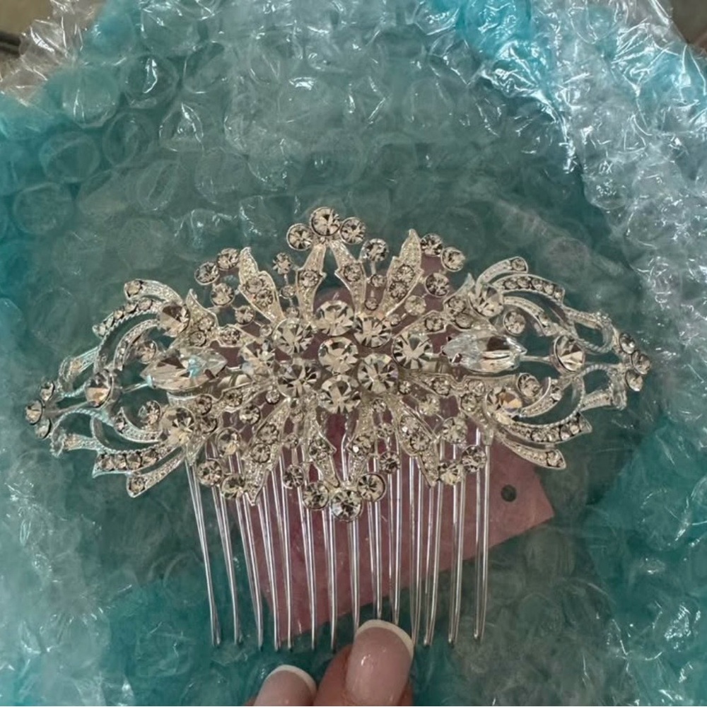Elegant Silver Hair Comb
